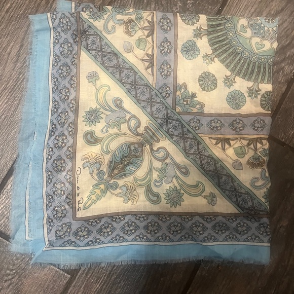 Oscar de la Renta Accessories - Vintage wool scarf